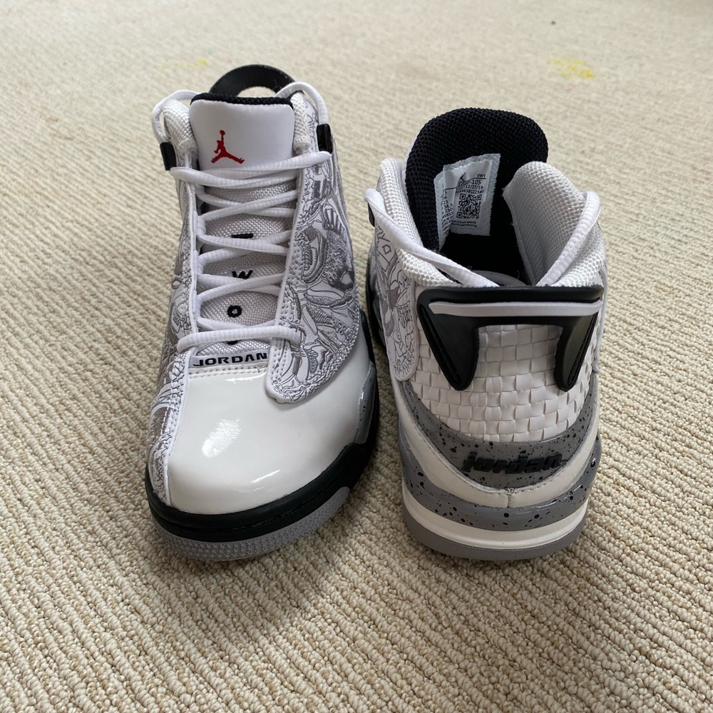 Jordan Dub Zero grey/black size 4